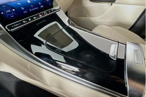 2025 Mercedes-Benz GLC 350e Base