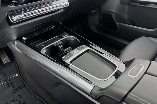 Polar White 2026 Mercedes-Benz GLA 250 4MATIC