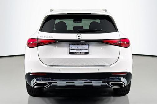 Polar White 2026 Mercedes-Benz GLC 300 Base