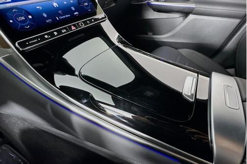 2025 Mercedes-Benz GLC 350e Base