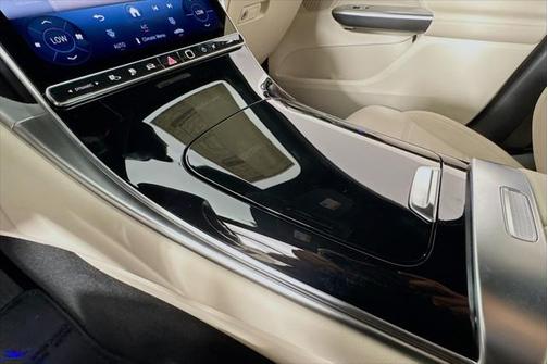 2025 Mercedes-Benz GLC 350e Base