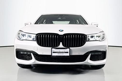 2019 BMW 740 740i