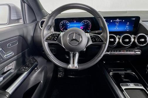 Cirrus Silver Metallic 2026 Mercedes-Benz GLA 250 4MATIC