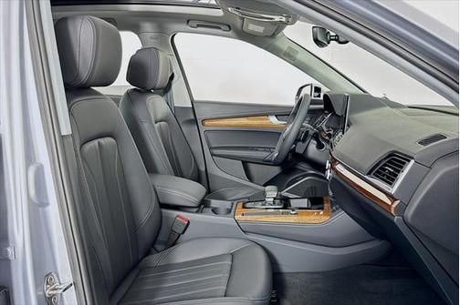 2025 Audi Q5 40 Premium Plus