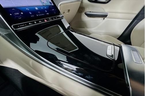 2025 Mercedes-Benz GLC 350e Base