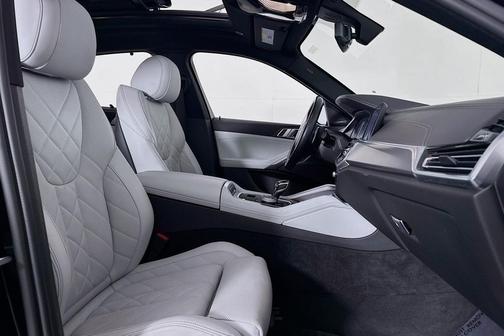 2023 BMW X6 xDrive40i