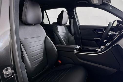 2026 Mercedes-Benz GLC 300 Base