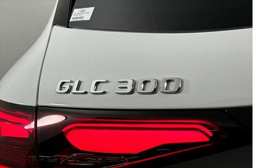 2025 Mercedes-Benz GLC 300 Base