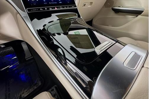 2025 Mercedes-Benz GLC 350e Base