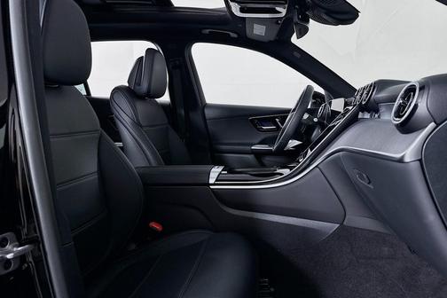 2026 Mercedes-Benz GLC 300 Base