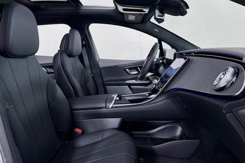 MANUFAKTUR Alpine Grey 2026 Mercedes-Benz EQE 320 EQE 320