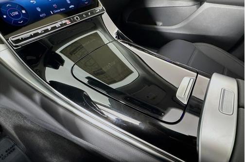 2025 Mercedes-Benz GLC 350e Base