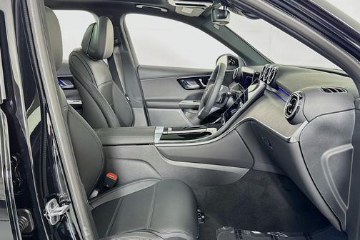 2026 Mercedes-Benz GLC 300 Base