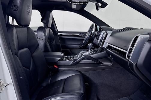 2018 Porsche Cayenne Platinum Edition