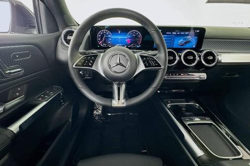 2025 Mercedes-Benz GLB 250 4MATIC