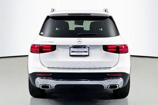 Polar White 2026 Mercedes-Benz GLB 250 Base