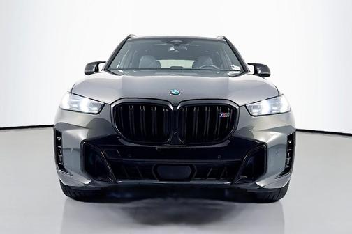2025 BMW X5 M60i