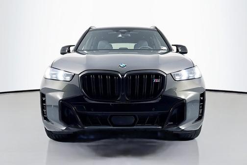 2025 BMW X5 M60i