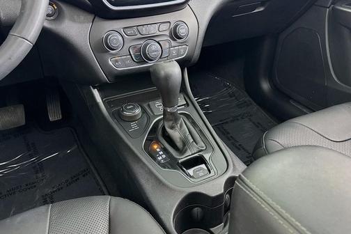 Bright White Clearcoat 2021 Jeep Cherokee Limited