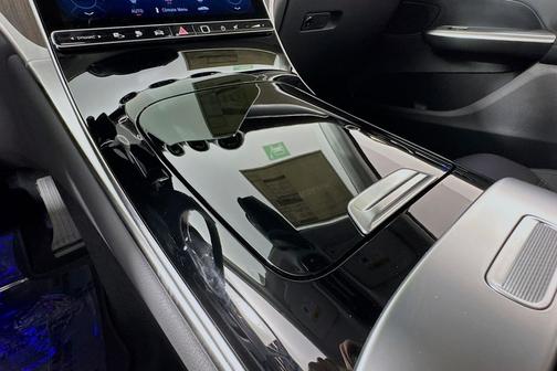 2025 Mercedes-Benz GLC 350e Base