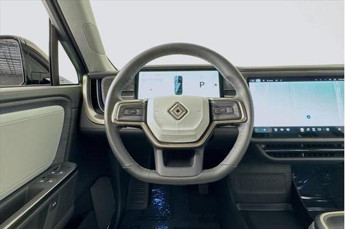 2025 Rivian R1S Adventure
