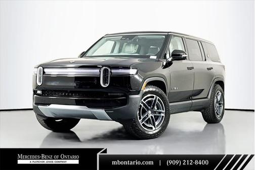 2025 Rivian R1S Adventure