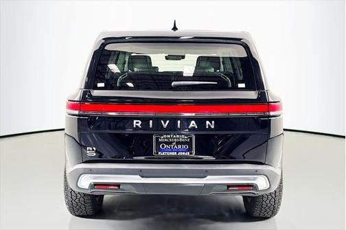 2025 Rivian R1S Adventure