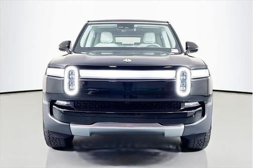 2025 Rivian R1S Adventure