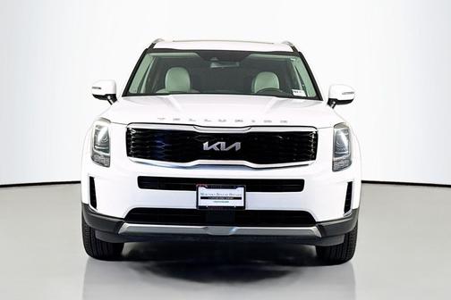 Glacial White Pearl 2022 Kia Telluride S
