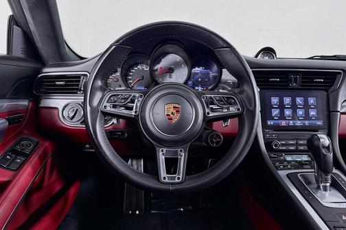 2019 Porsche 911 Carrera 4S