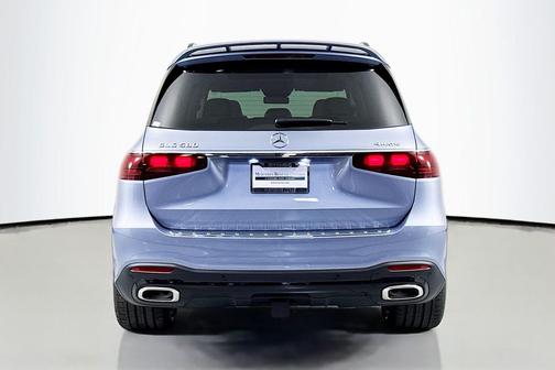 MANUFAKTUR Cote d Azur Light Blue Metallic 2026 Mercedes-Benz GLS 580 4MATIC