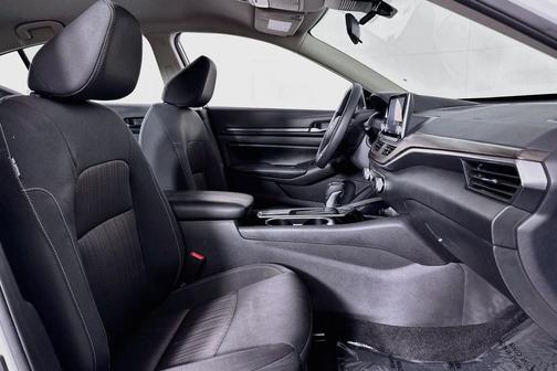 Pearl White Tricoat 2024 Nissan Altima 2.5 SV