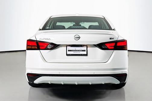 PEARL WHITE TRI 2024 Nissan Altima 2.5 SV