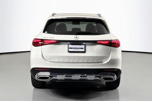 Polar White 2026 Mercedes-Benz GLC 300 Base