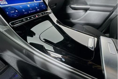 2025 Mercedes-Benz GLC 350e Base