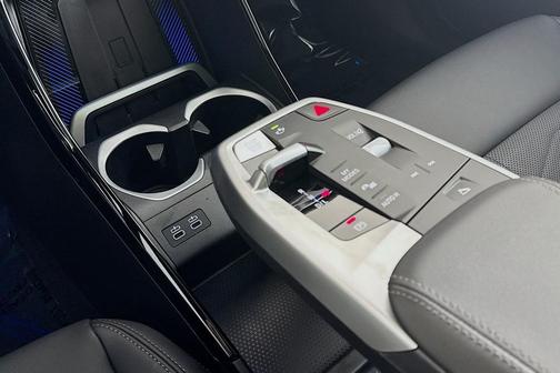 Alpine White 2025 BMW X2 xDrive28i