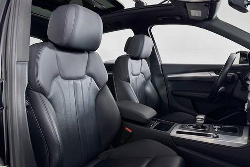 2020 Audi Q5 45 Titanium Premium
