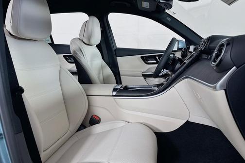 Verde Silver Metallic 2026 Mercedes-Benz GLC 300 Base