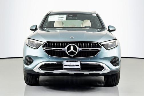Verde Silver Metallic 2026 Mercedes-Benz GLC 300 Base