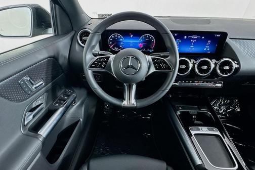 Night Black 2026 Mercedes-Benz GLA 250 4MATIC