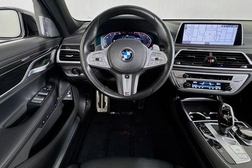 Black Sapphire Metallic 2022 BMW 750 i xDrive