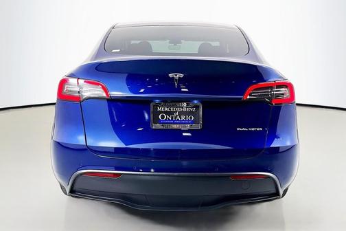 2022 Tesla Model Y Long Range Dual Motor All-Wheel Drive