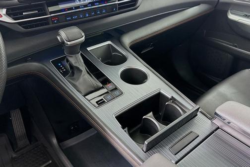 Ice Cap 2023 Toyota Sienna XSE