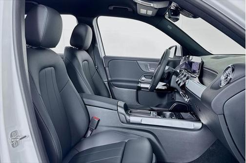 2025 Mercedes-Benz EQB 300 4MATIC