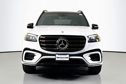 MANUFAKTUR Signature Moonlight White Magno 2026 Mercedes-Benz GLS 450 4MATIC