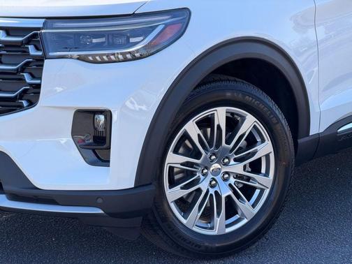 White Metallic 2026 Ford Explorer Platinum