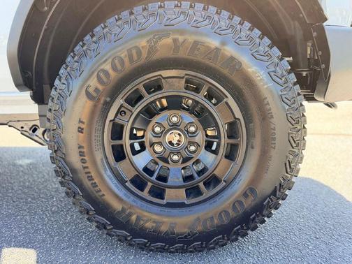Oxford White 2026 Ford Bronco Base