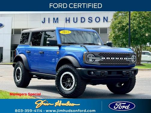 Medium Blue Metallic 2023 Ford Bronco Badlands