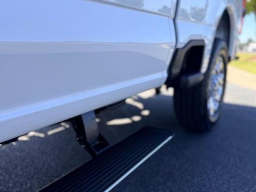 Oxford White 2026 Ford F-250 Lariat