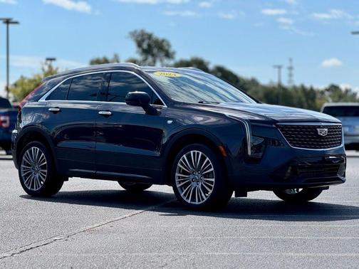 2024 Cadillac XT4 Premium Luxury